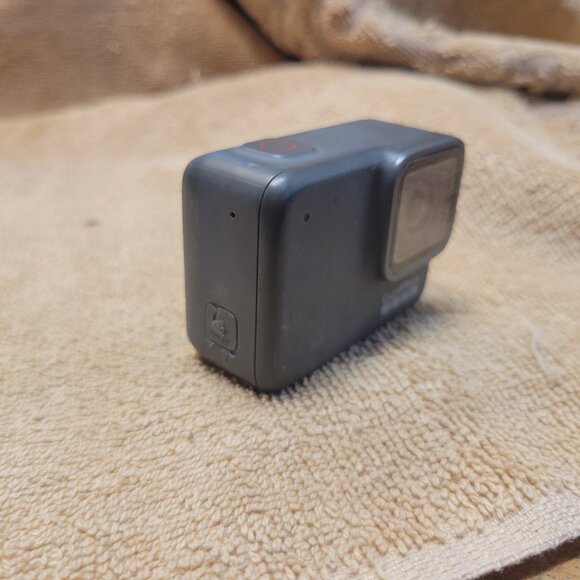 GoPro Hero7 Silver Action Camera - Picture 6 of 7